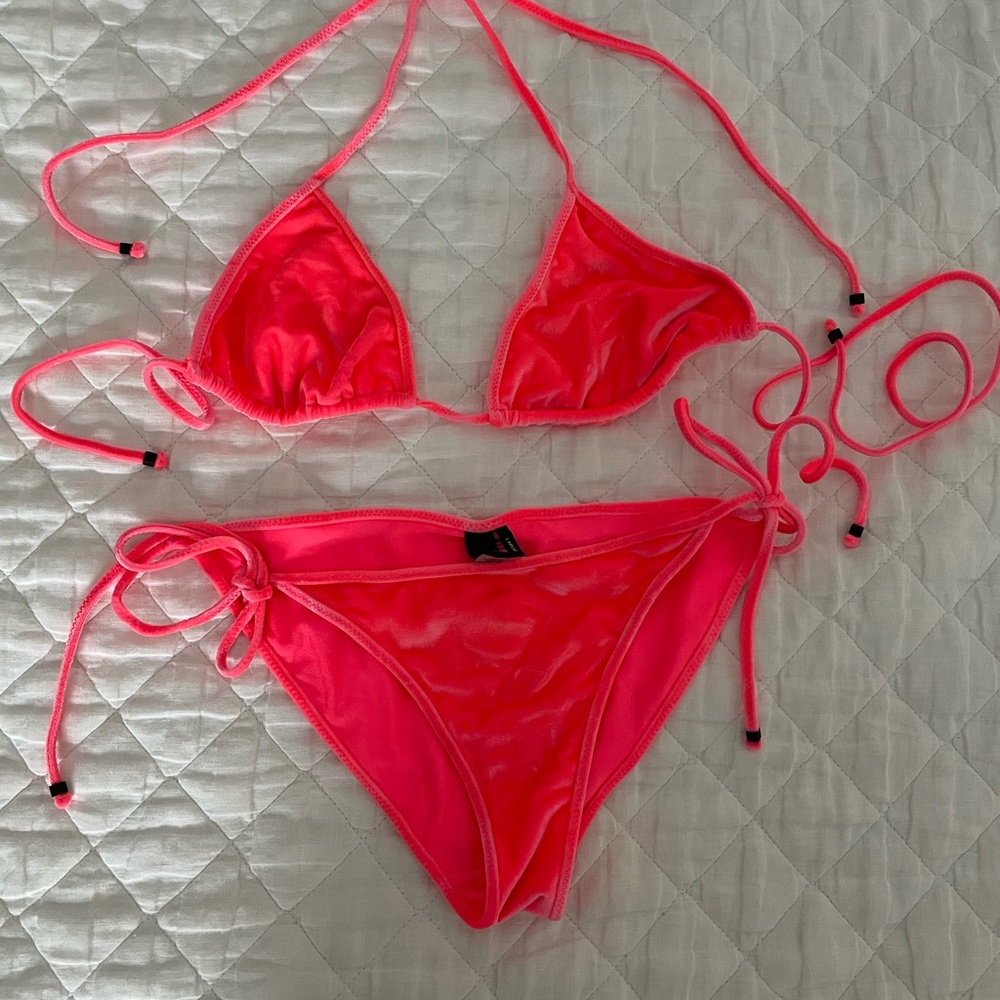 TRIANGL hot pink string bikini